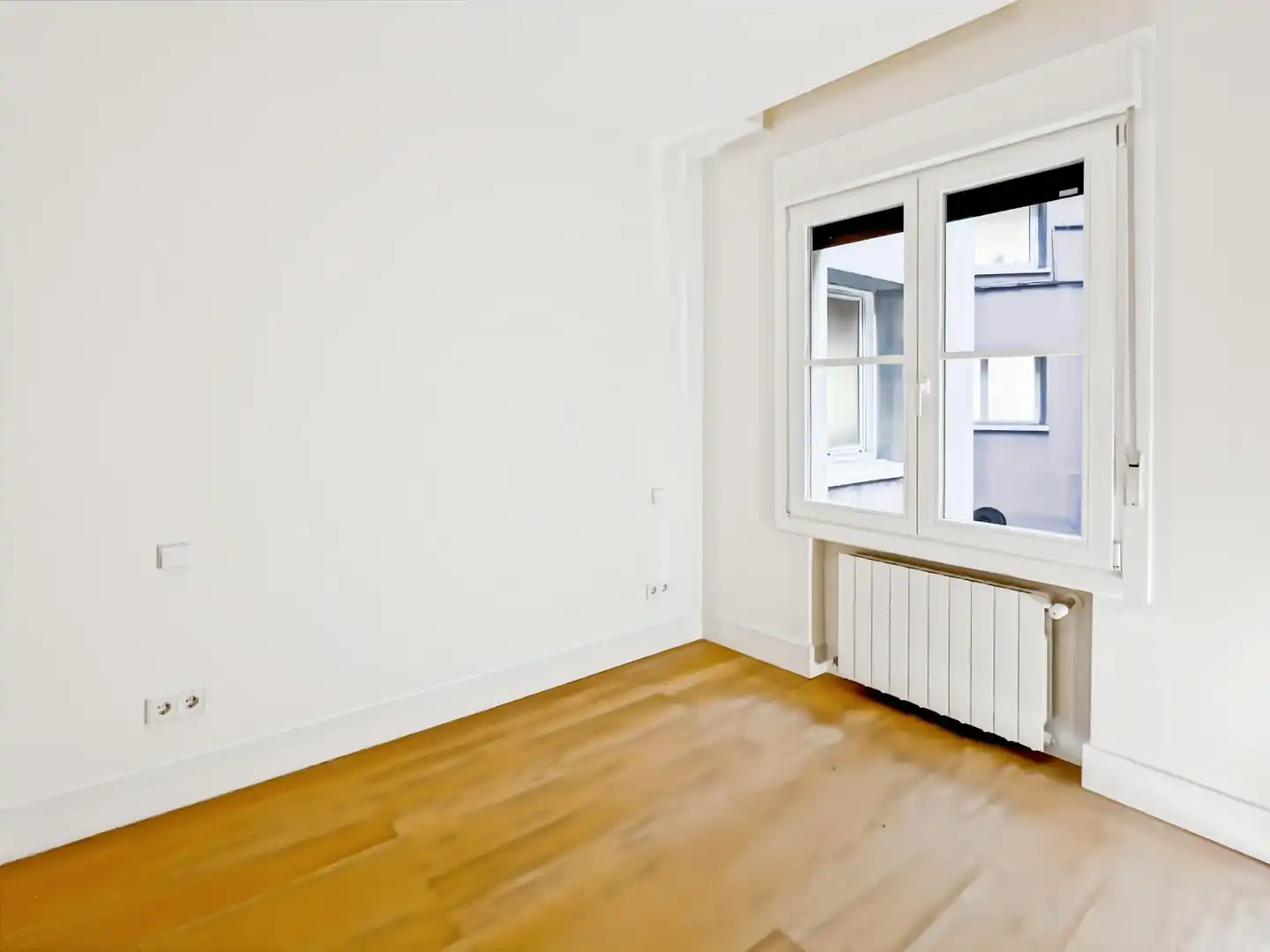 Habitación de Apartamento en venta en Madrid con Calefacción y Balcón