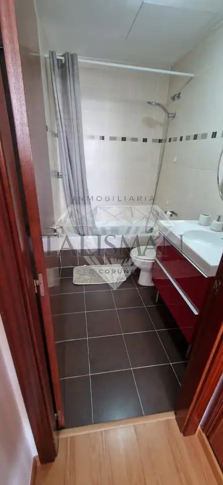Baño de Ático de alquiler en Mugardos con Trastero, Piscina y Amueblado