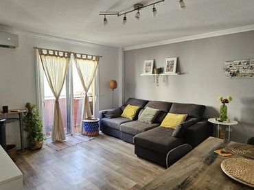 Apartament amb balcó en venda a Calle Aljibe