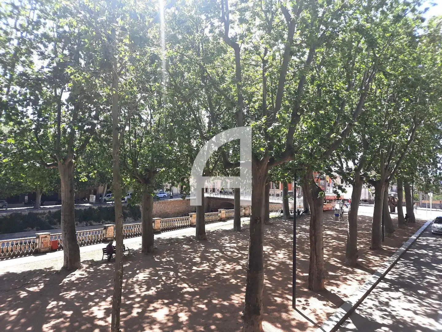 Außenansicht von Einfamilien-Reihenhaus zum Verkauf in La Bisbal d'Empordà mit Terrasse