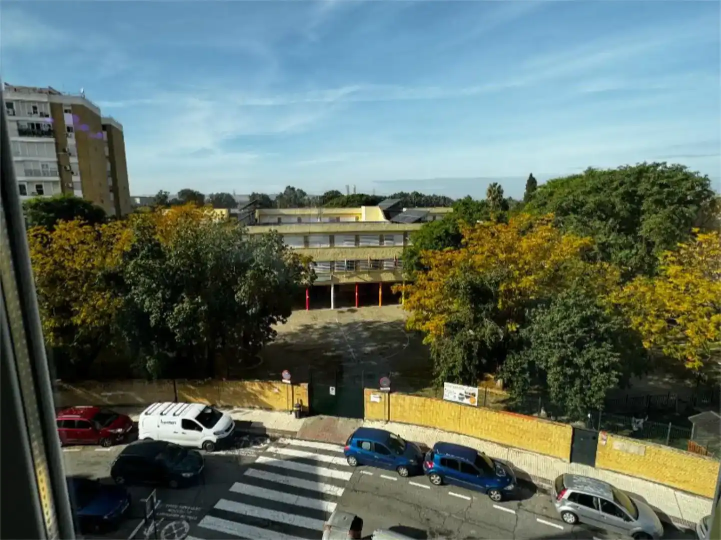 Vista exterior de Pis per a compartir en Sevilla amb Aire condicionat, Jardí privat i Moblat