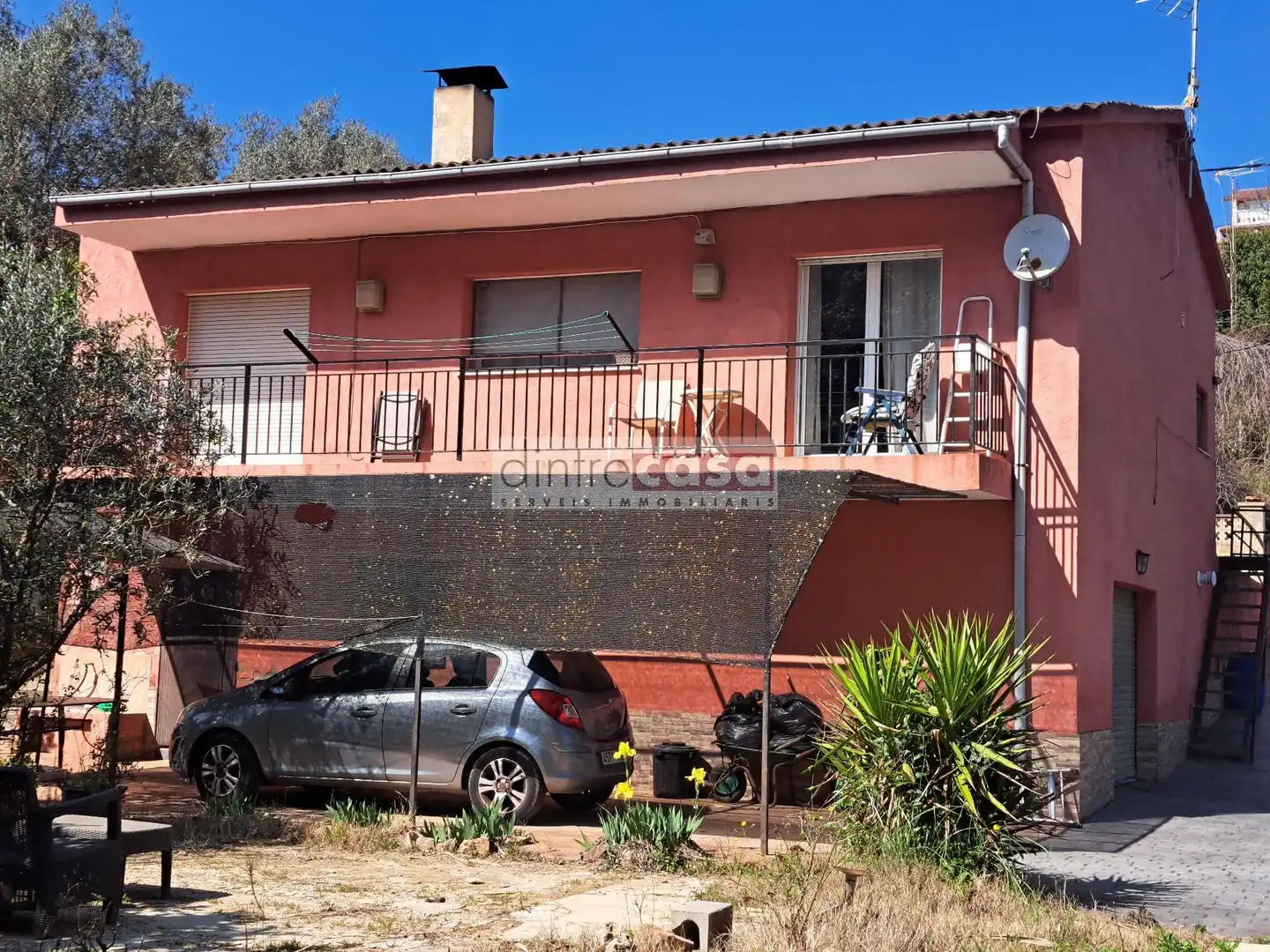 Außenansicht von Haus oder Chalet zum Verkauf in Tordera mit Ofen