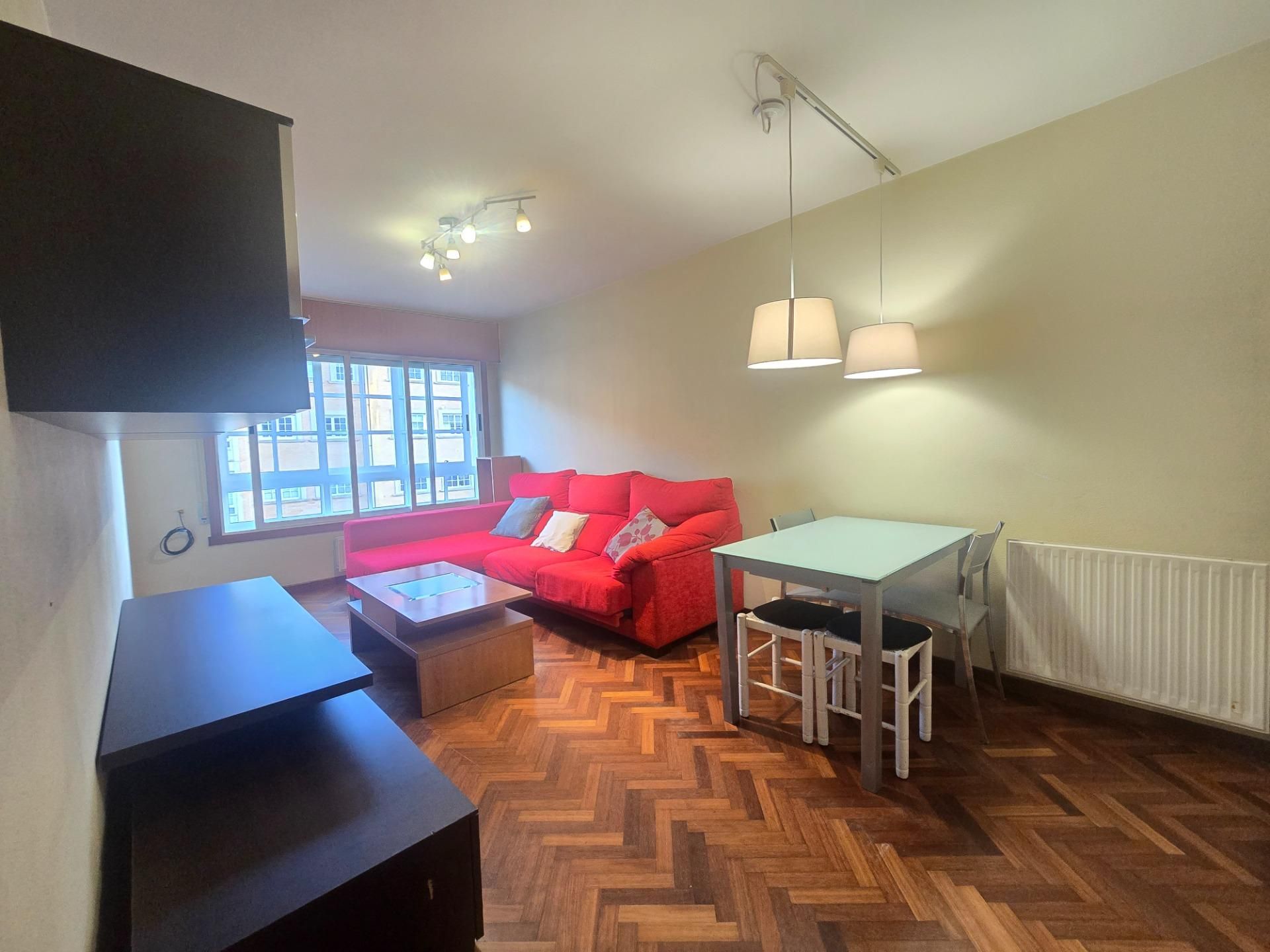 Sala d'estar de Pis en venda en A Coruña Capital  amb Calefacció, Parquet i Traster