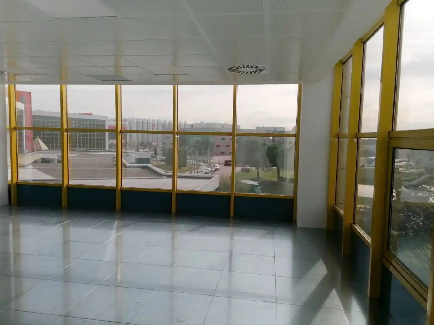 Office space to rent in Zona Industrial, imagen 3