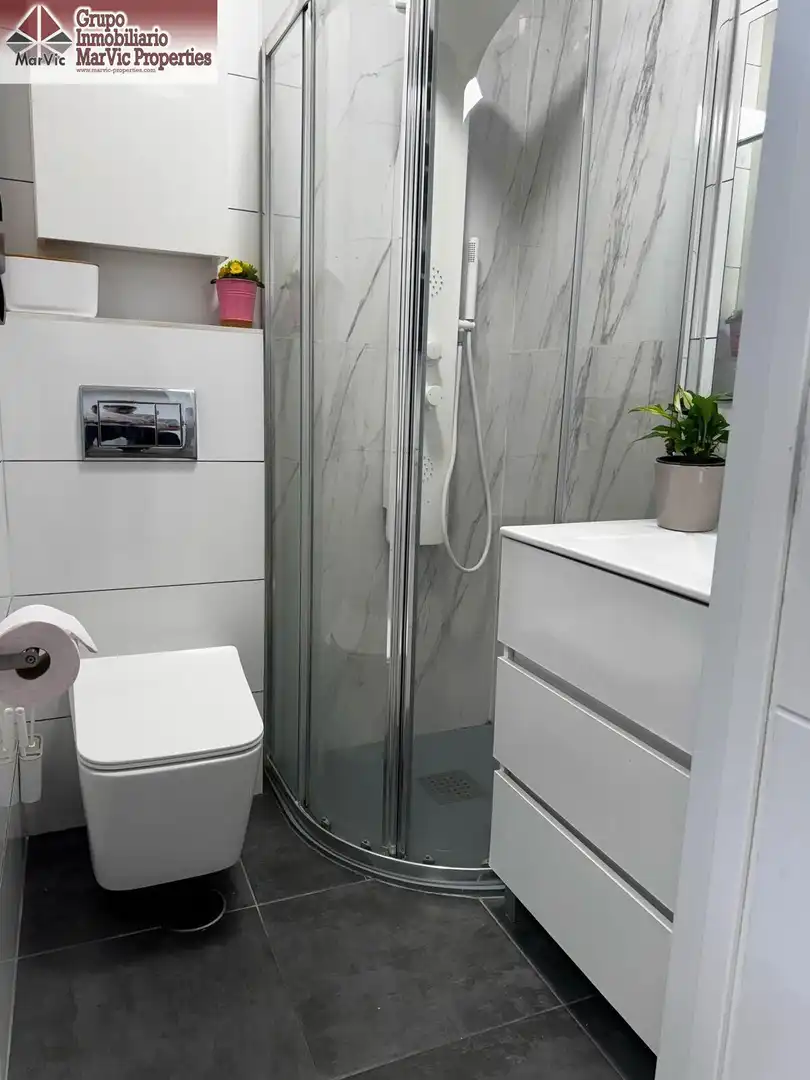Badezimmer von Maisonette zum Verkauf in Benidorm mit Klimaanlage, Privatgarten und Möbliert