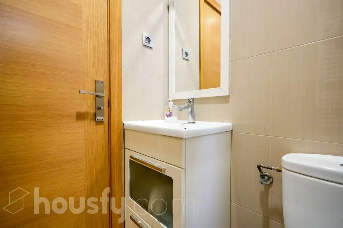 Bathroom of Flat for sale in Madrid  with Heating
