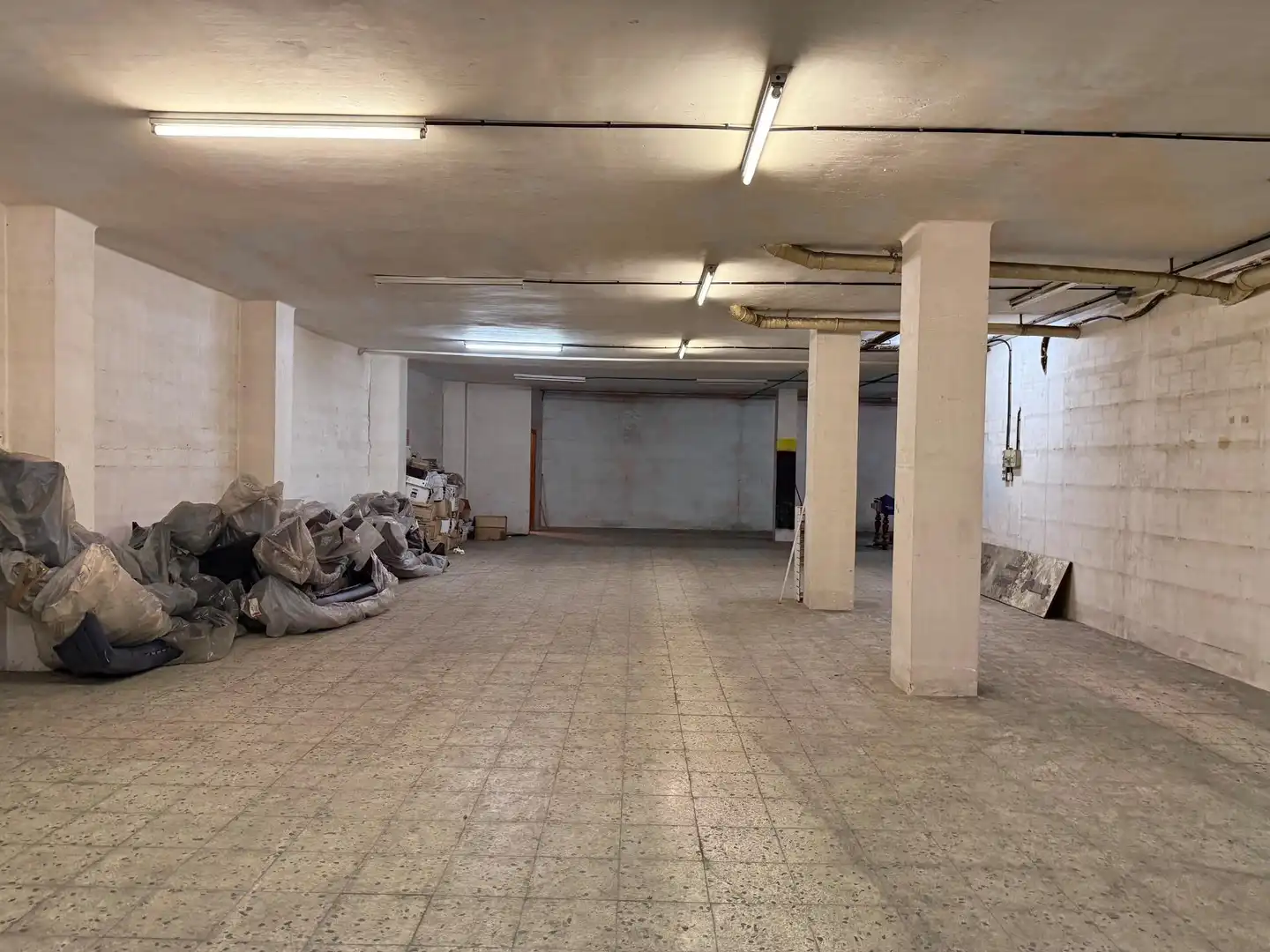 Geschaftsraum zur Miete in Manresa