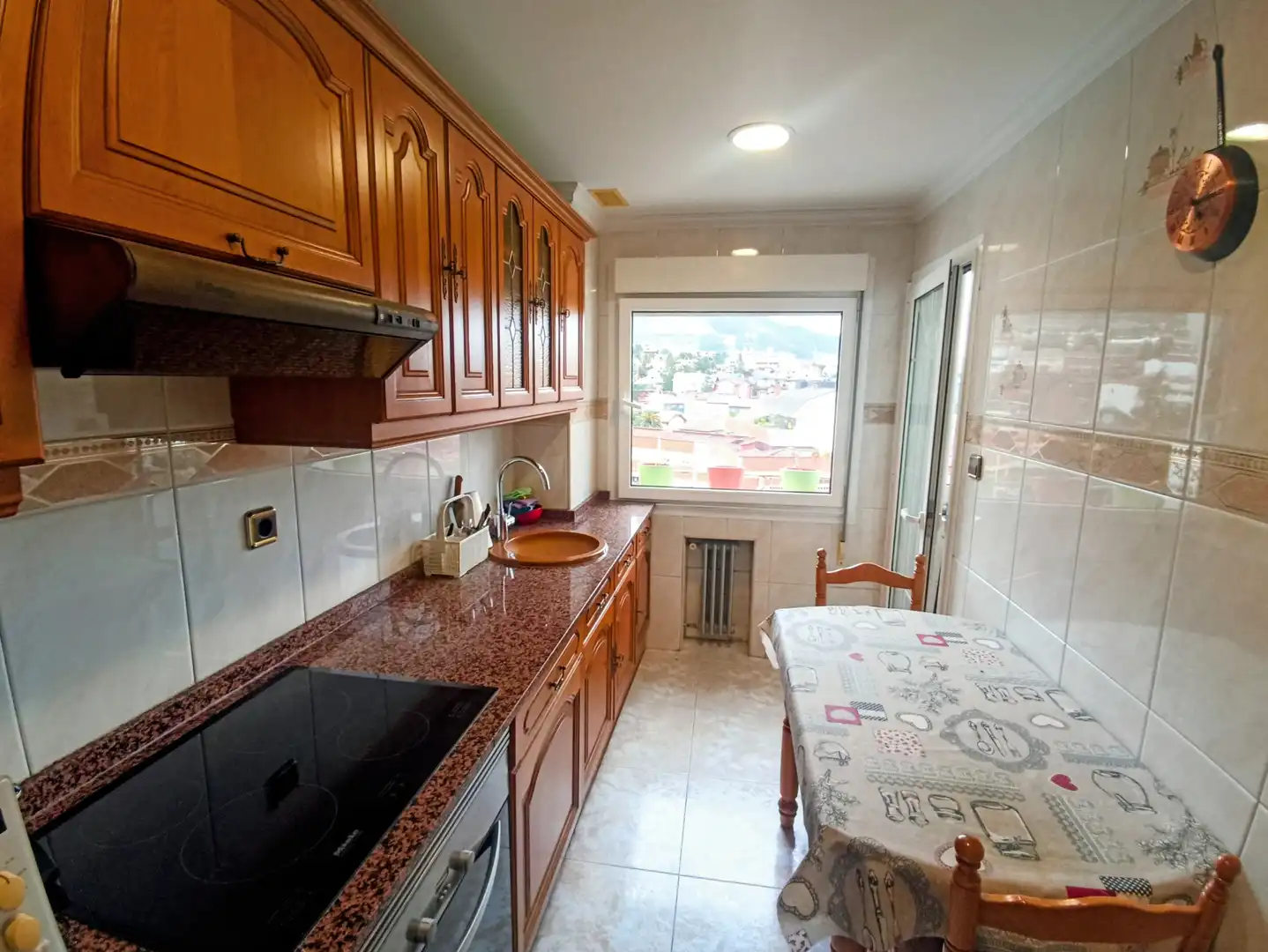 Cocina de Piso en venta en Oviedo  con Calefacción, Parquet y Terraza