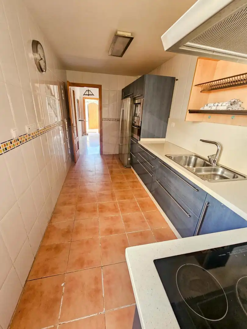 Cuina de Casa adosada en venda en Cártama amb Terrassa