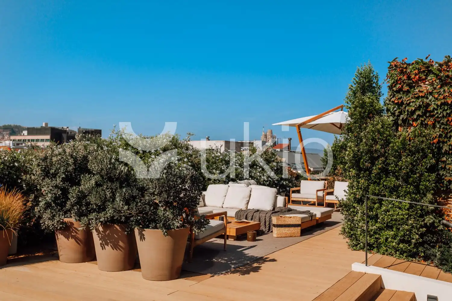 Terrasse von Wohnungen zur Miete in Barcelona mit Klimaanlage, Heizung und Möbliert