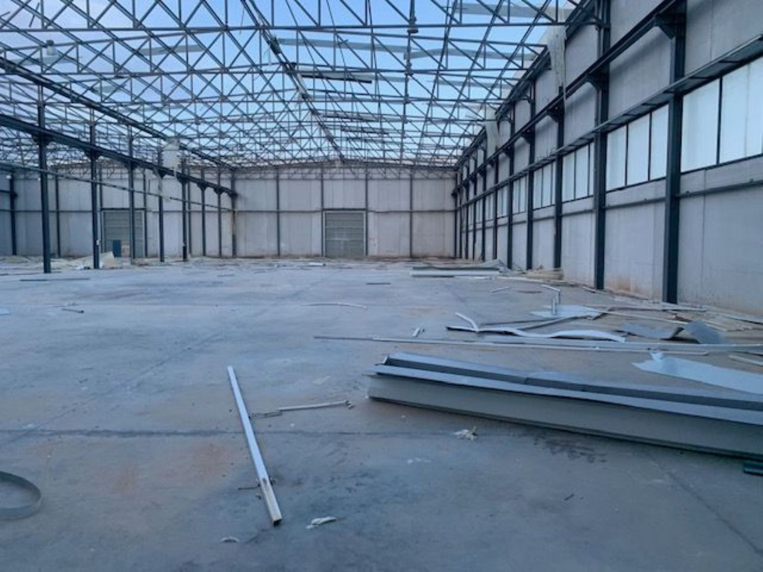 Vista exterior de Nau industrial en venda en Puertollano