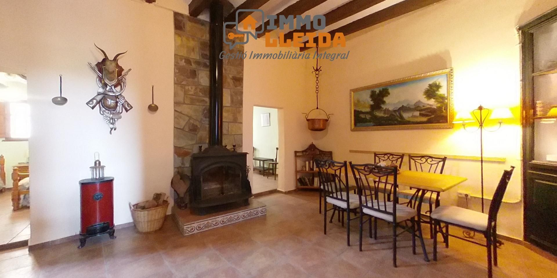 Exterior view of Single-family semi-detached for sale in Artesa de Segre  with Terrace, Storage room and Furnished