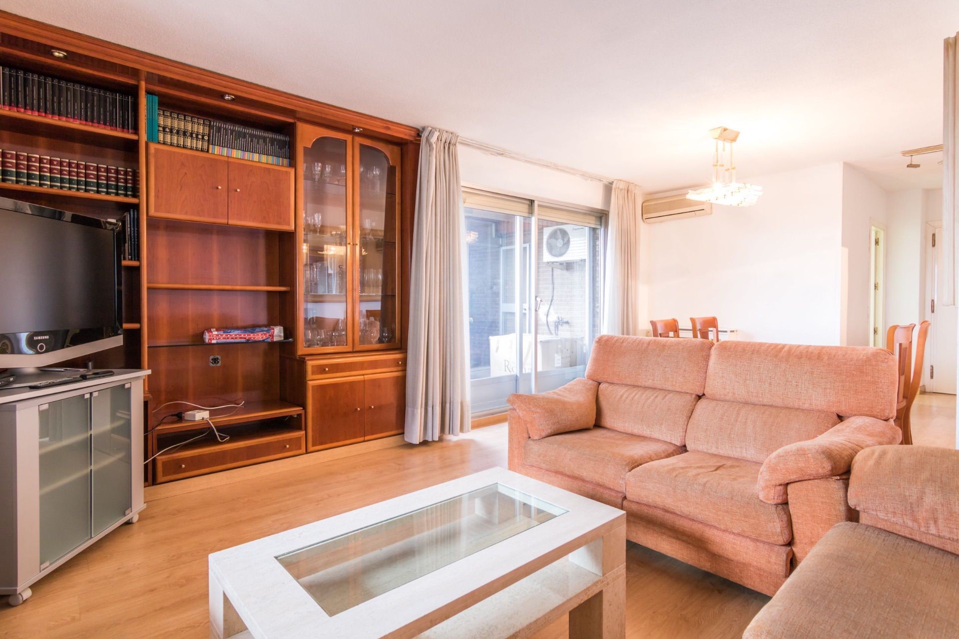 Living room of Flat for sale in  Madrid Capital  with Air Conditioner, Heating and Terrace