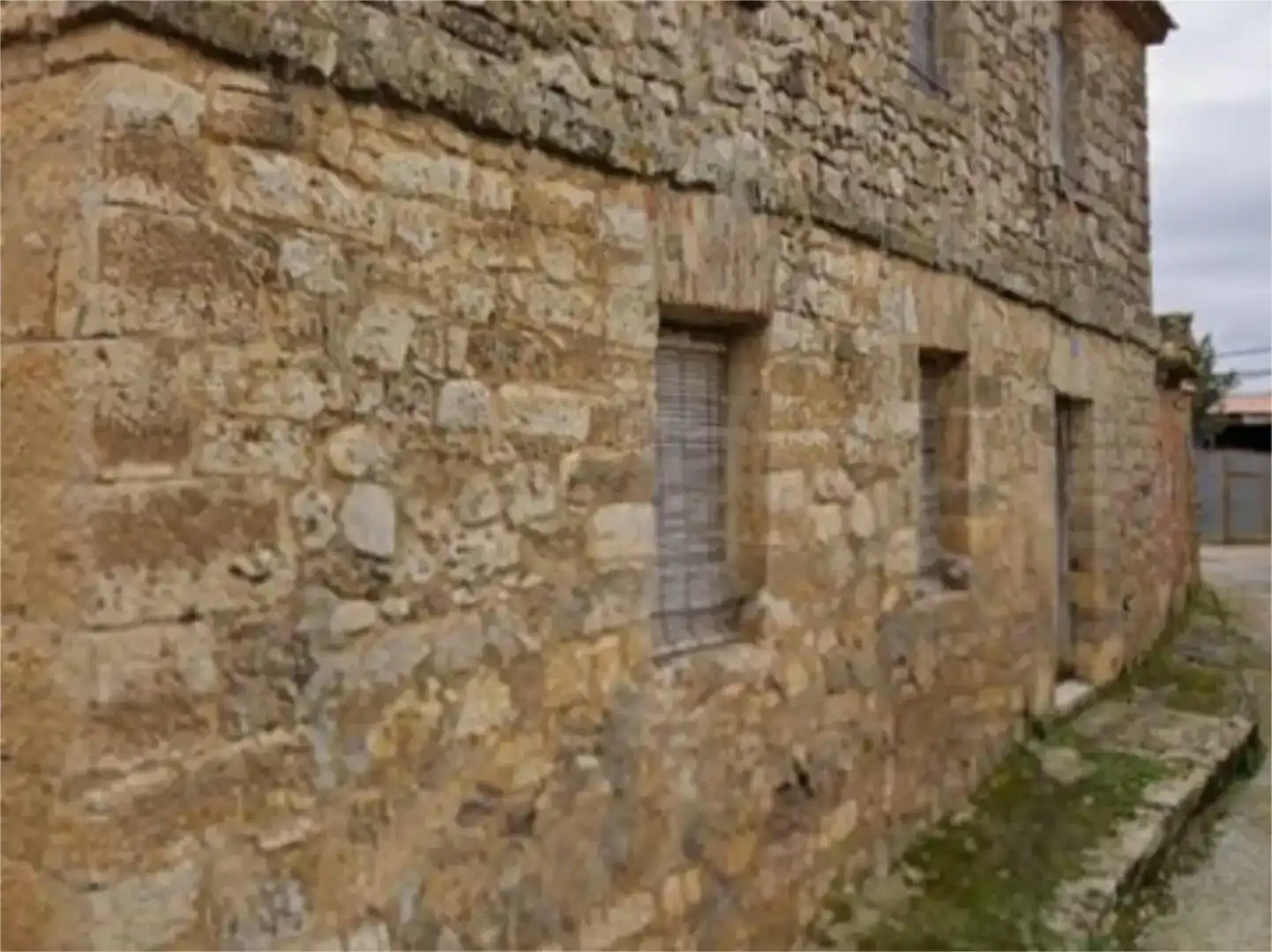 Vista exterior de Piso en venta en Santoyo