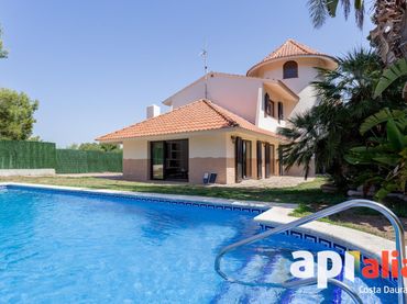 Detached house with pool for sale in Pla de Maset - Cap de Salou