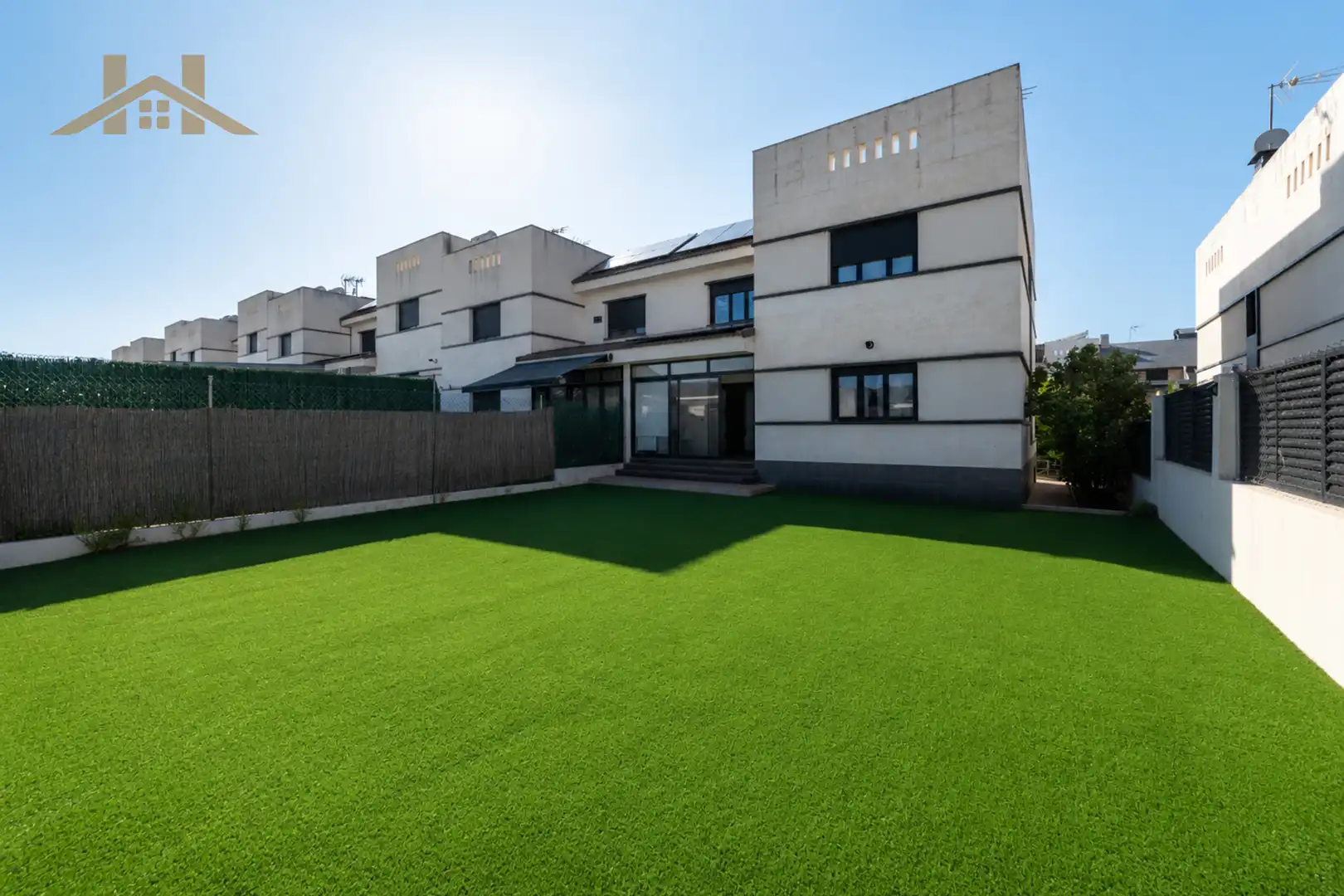 Exterior view of Detached homes for sale in Arroyomolinos (Madrid)  with Heating, Private garden and Oven