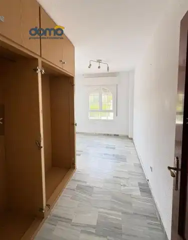 Habitación de Piso en venta en Málaga con Terraza y Piscina comunitaria