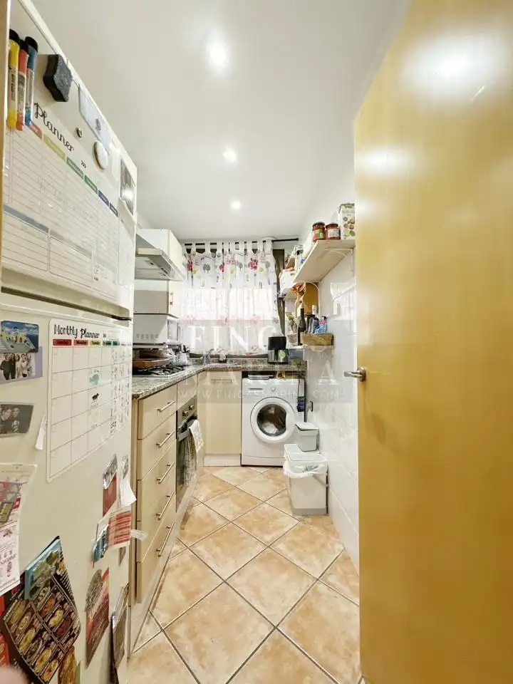 Küche von Wohnung zum Verkauf in Gavà mit Klimaanlage, Heizung und Balkon