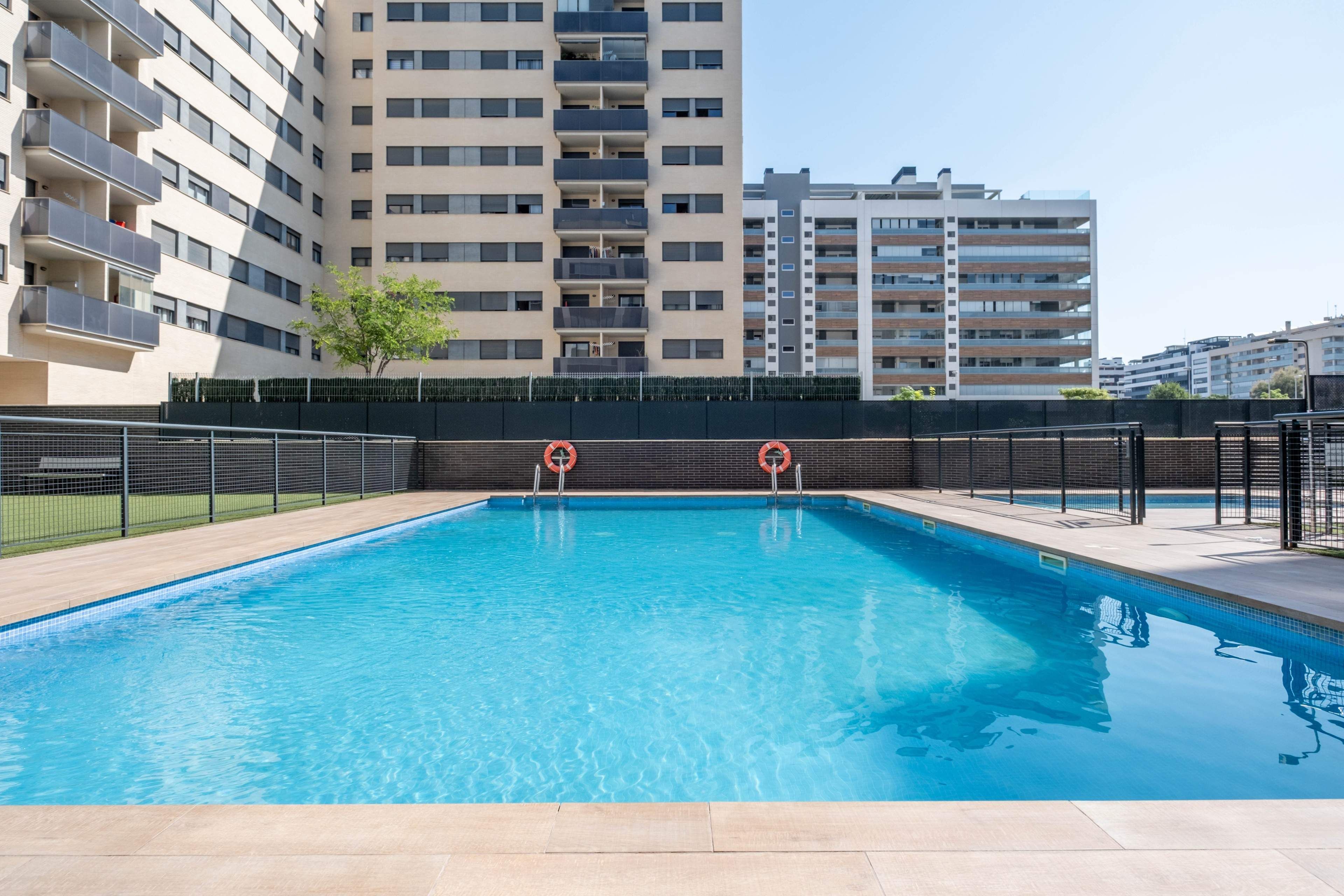 Piscina de Pis en venda en  Zaragoza Capital amb Aire condicionat, Terrassa i Traster