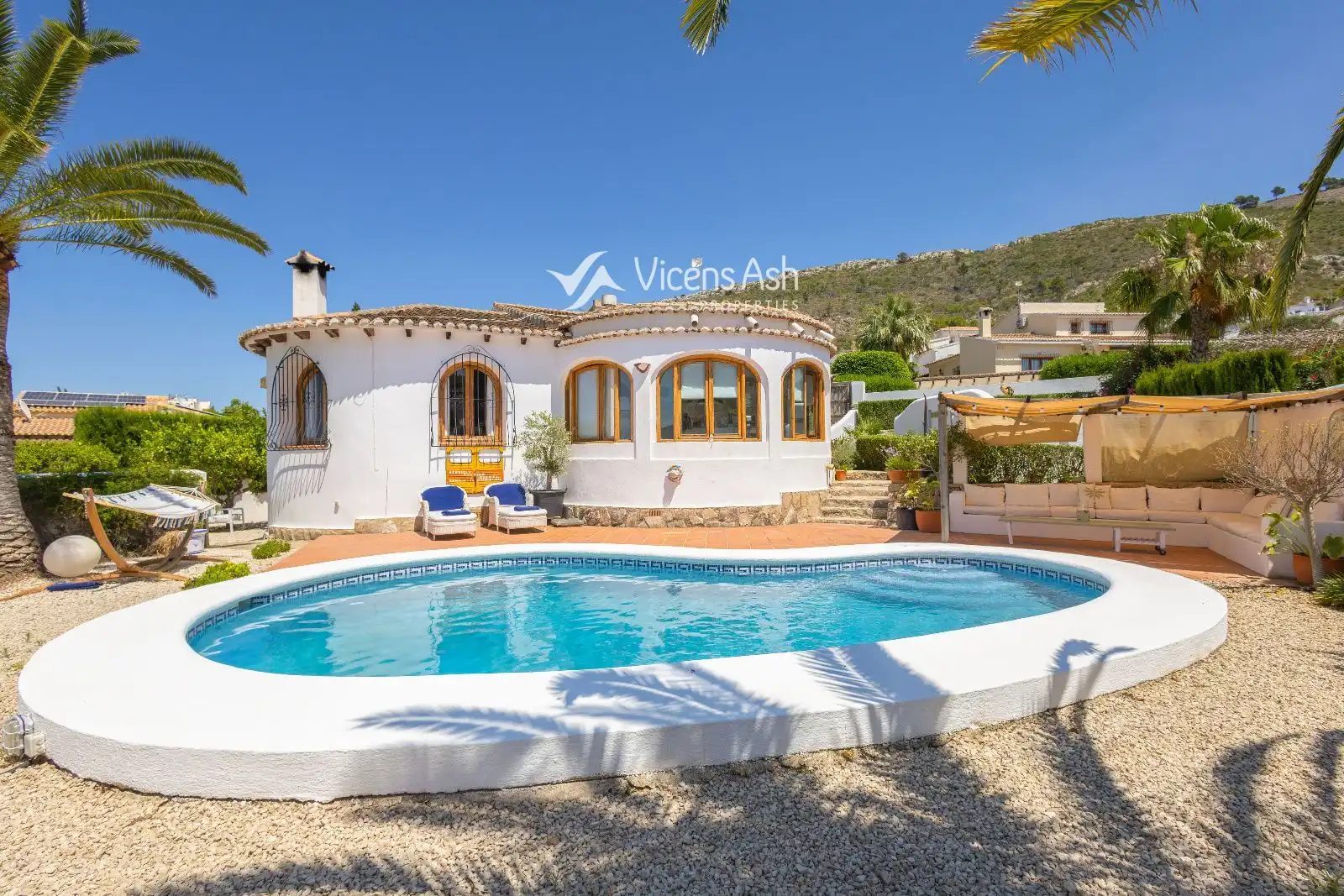 Casa con piscina en venta en Calistros,