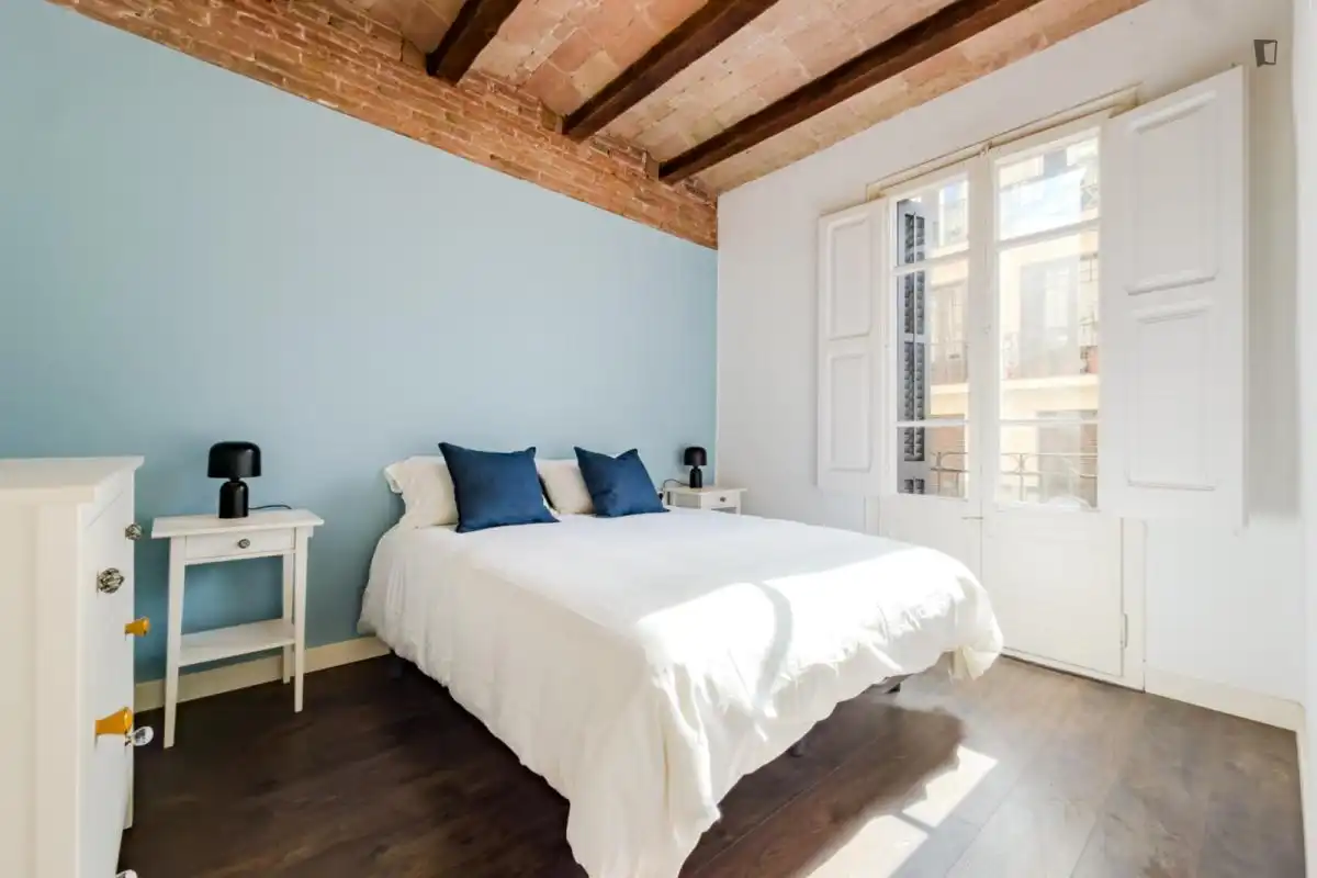 Schlafzimmer von Wohnungen zur Miete in Barcelona mit Klimaanlage, Heizung und Möbliert