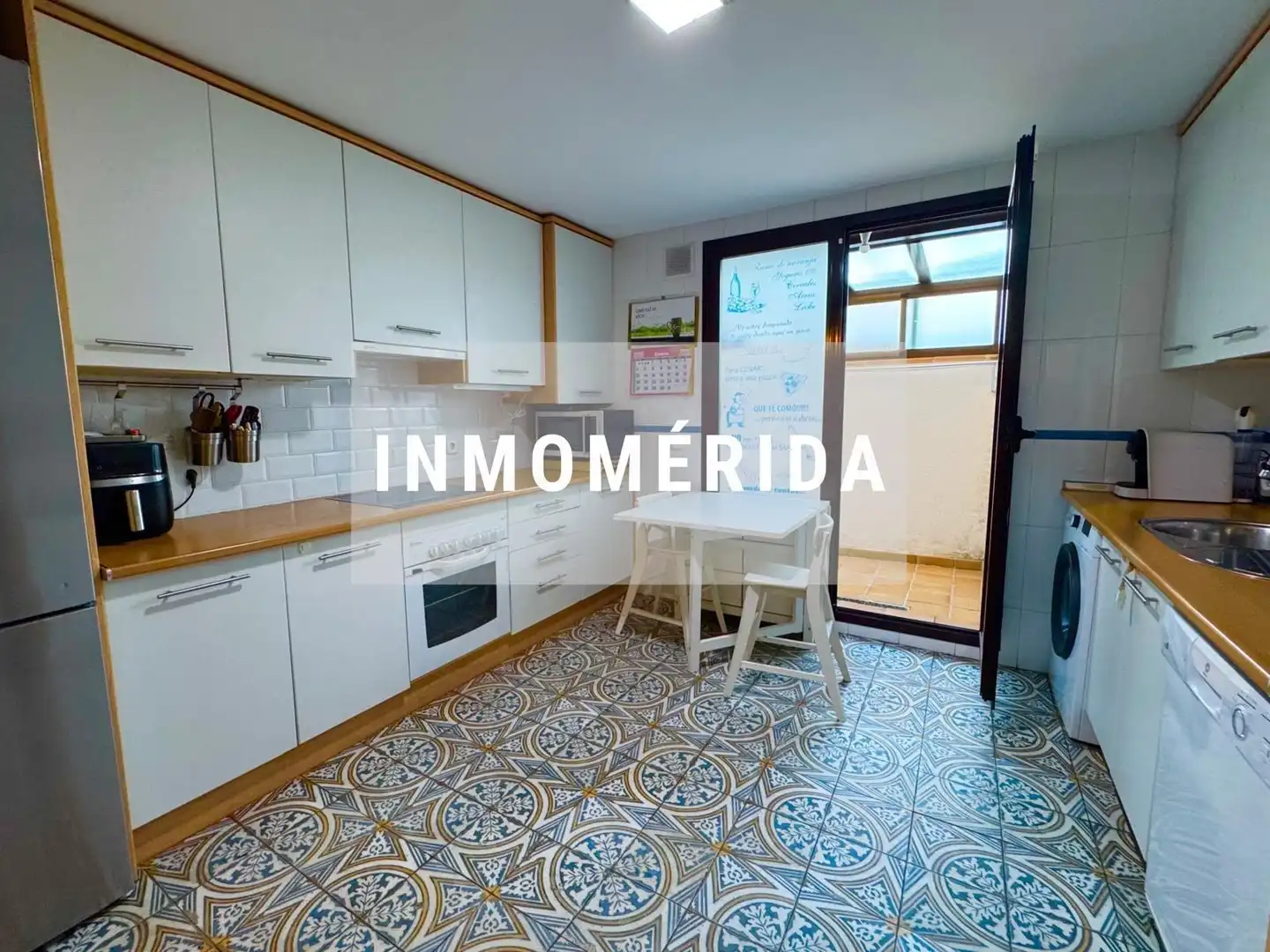 Cocina de Casa adosada en venta en Mérida con Aire acondicionado, Calefacción y Jardín privado
