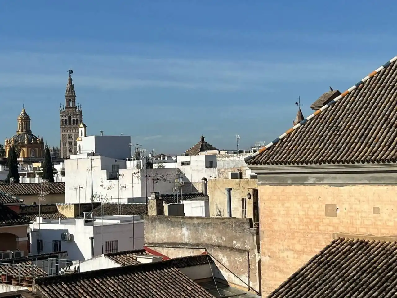 Exterior view of Attic for sale in Sevilla  with Air Conditioner, Terrace and Storage room