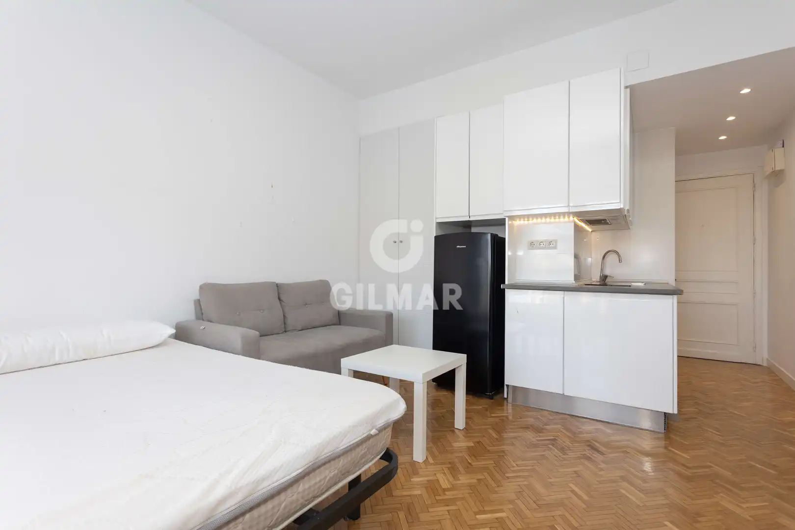 Habitación de Piso en venta en Madrid con Calefacción y Balcón