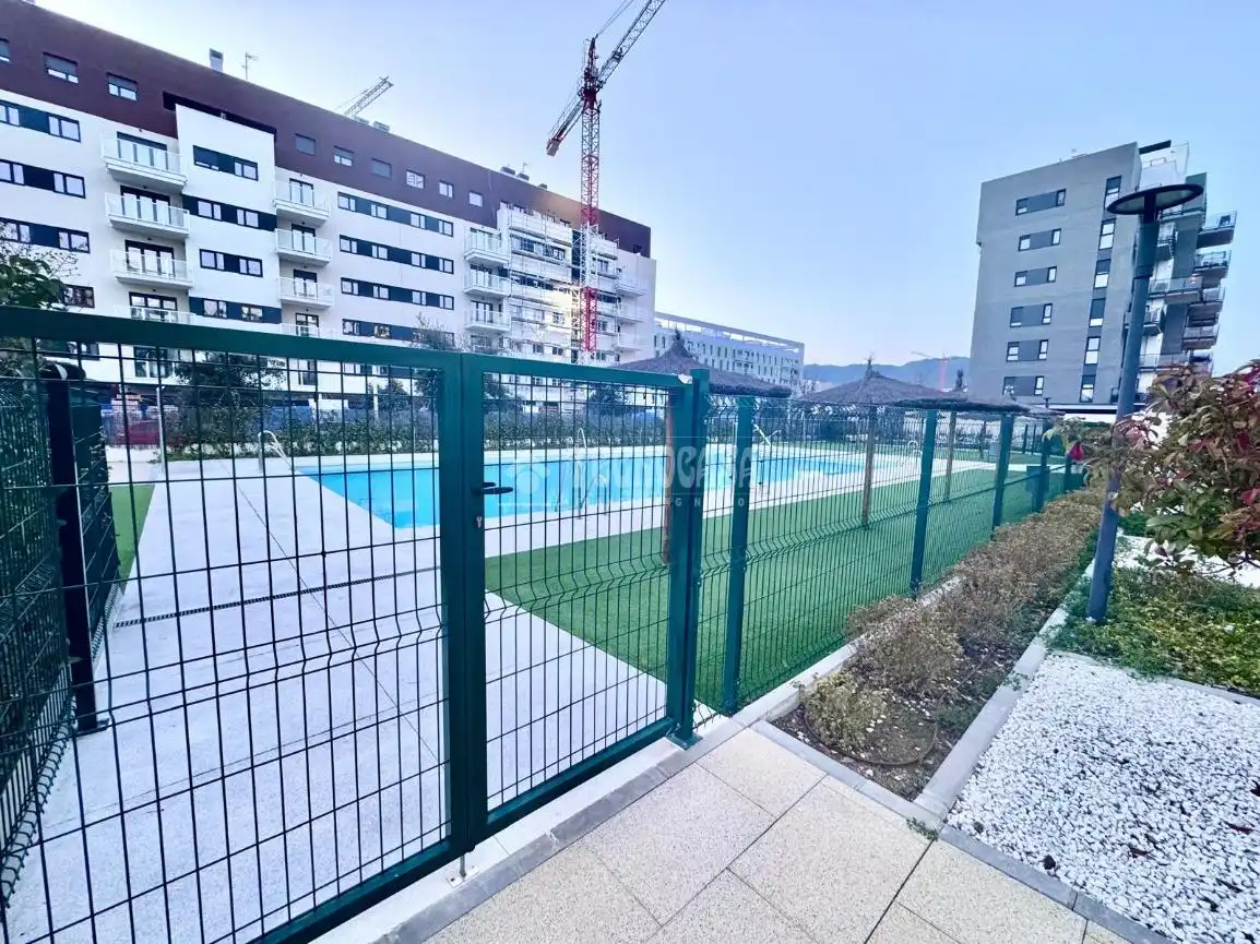 Swimming pool of Flat for sale in Córdoba  with Air Conditioner, Heating and Terrace