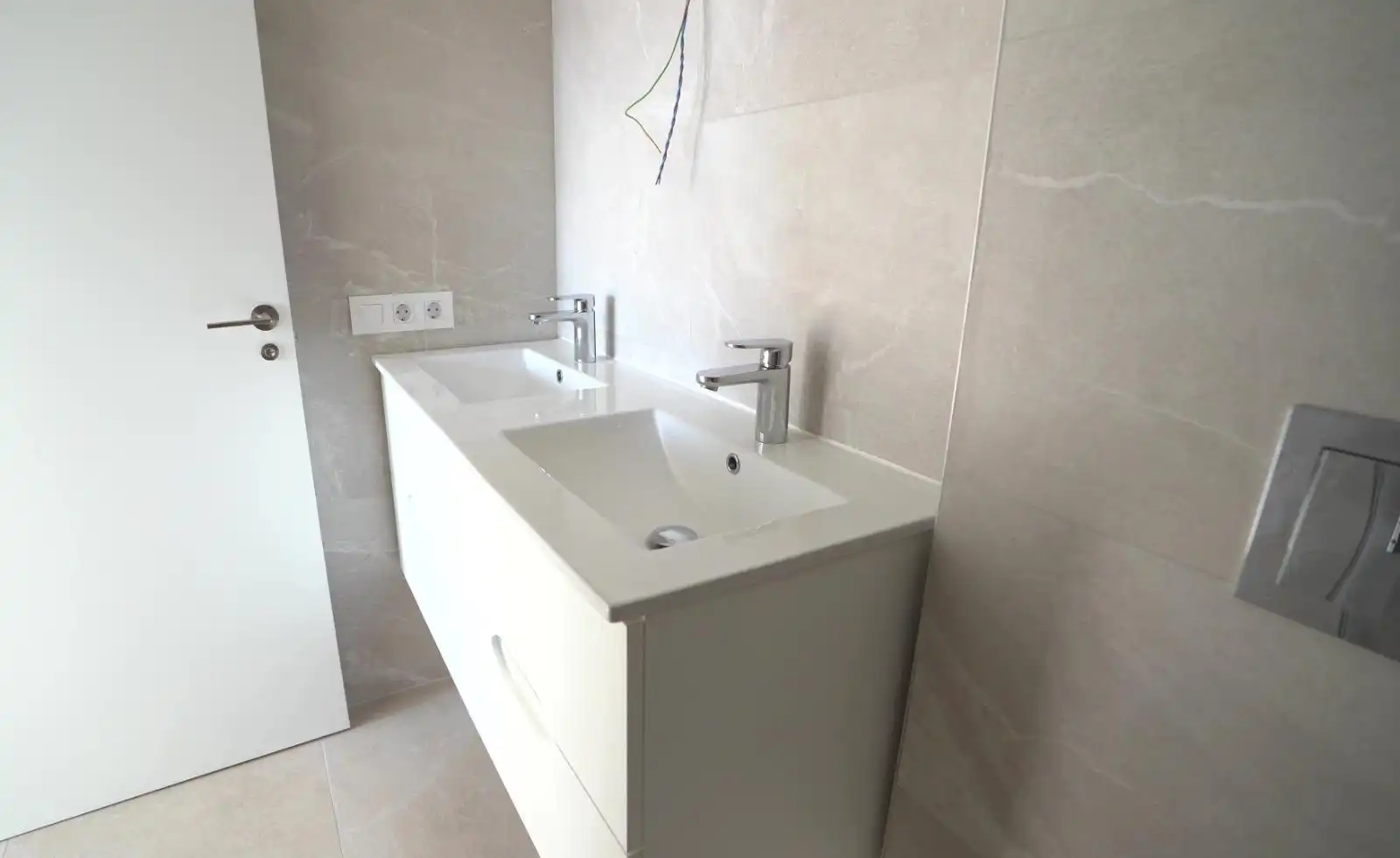 Bathroom of Houses for sale in Finestrat  with Air Conditioner, Terrace and Swimming Pool