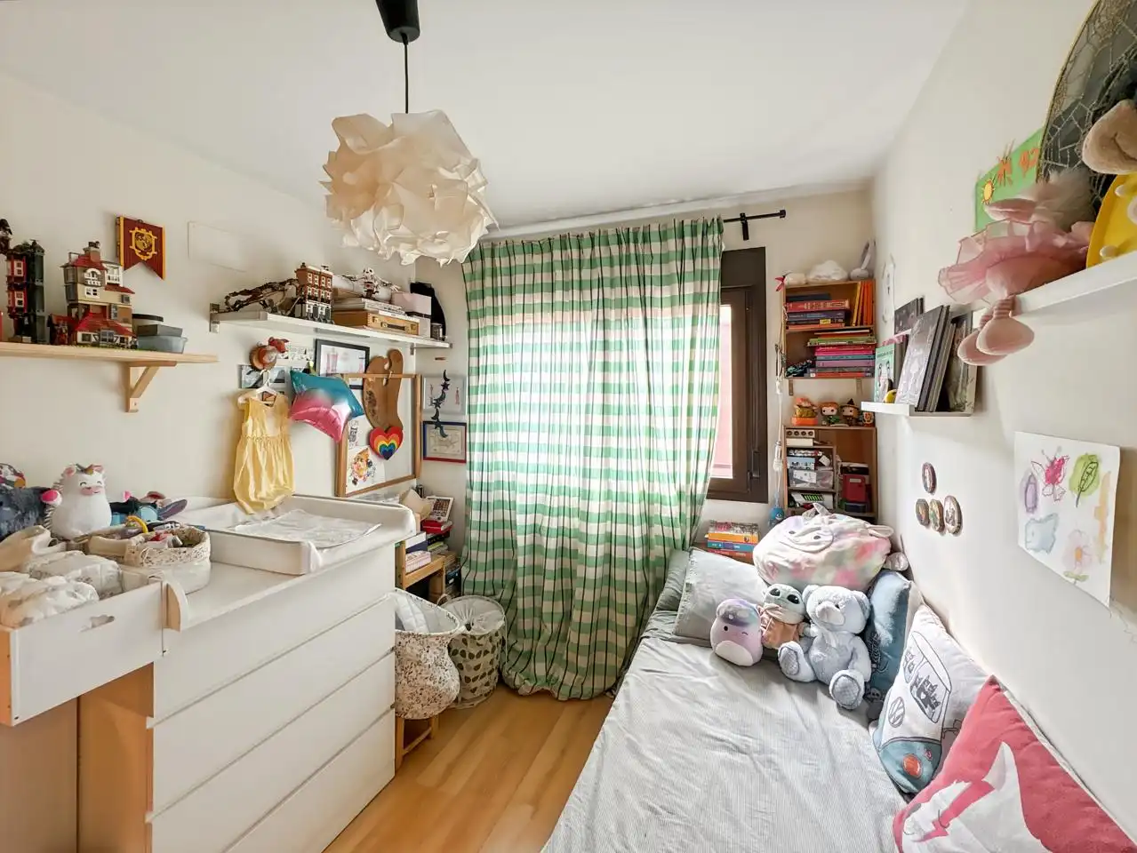 Bedroom of Flat for sale in Madrid  with Air Conditioner, Heating and Community pool