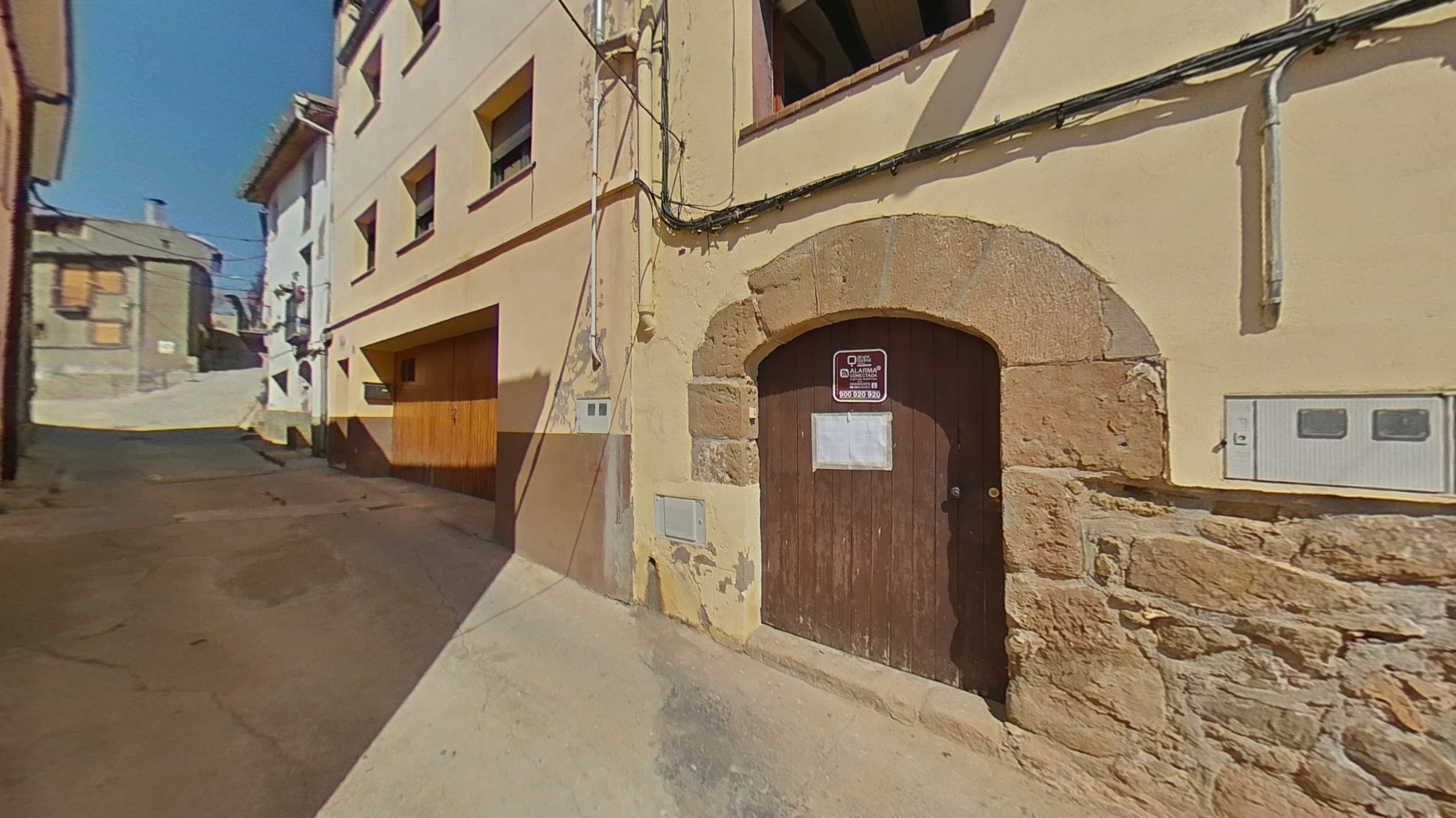 Vista exterior de Pis en venda en Sanaüja amb Jardí privat