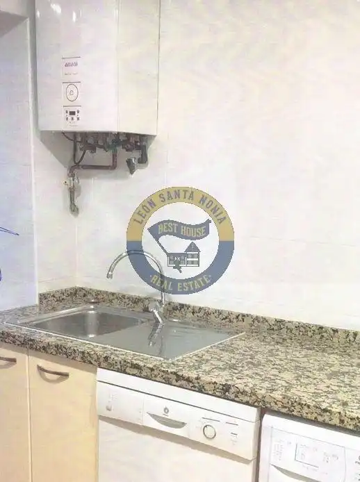 Exterior view of Houses for sale in León Capital   with Heating, Private garden and Terrace