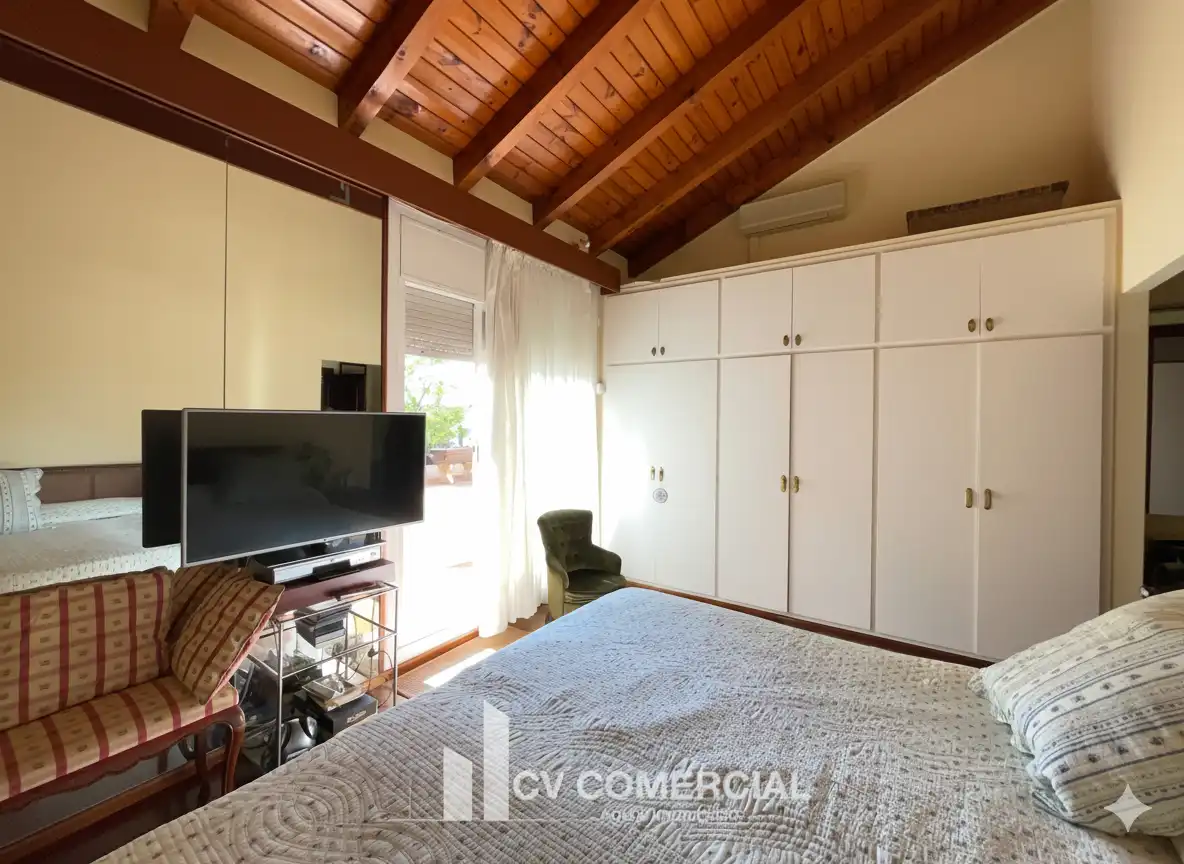 Dormitori de Casa o xalet en venda en Sant Cugat del Vallès amb Aire condicionat, Calefacció i Jardí privat