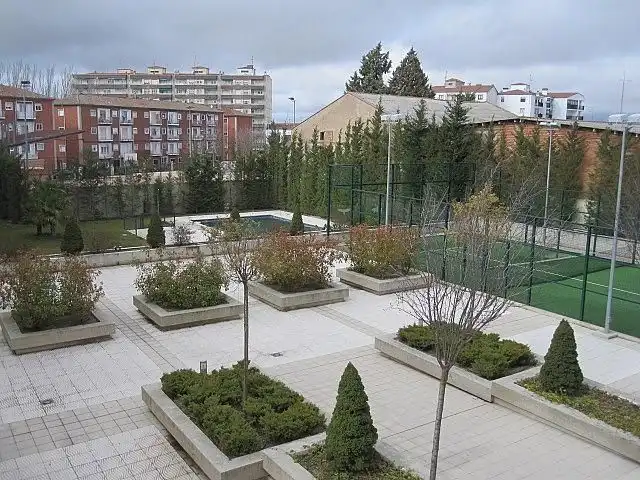 Terrassa de Pis en venda en Peñaranda de Bracamonte amb Terrassa, Traster i Piscina