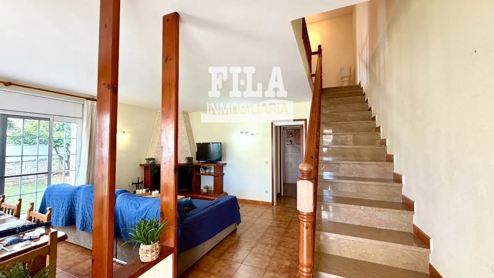 Sala d'estar de Casa o xalet en venda en Cunit amb Aire condicionat, Calefacció i Jardí privat