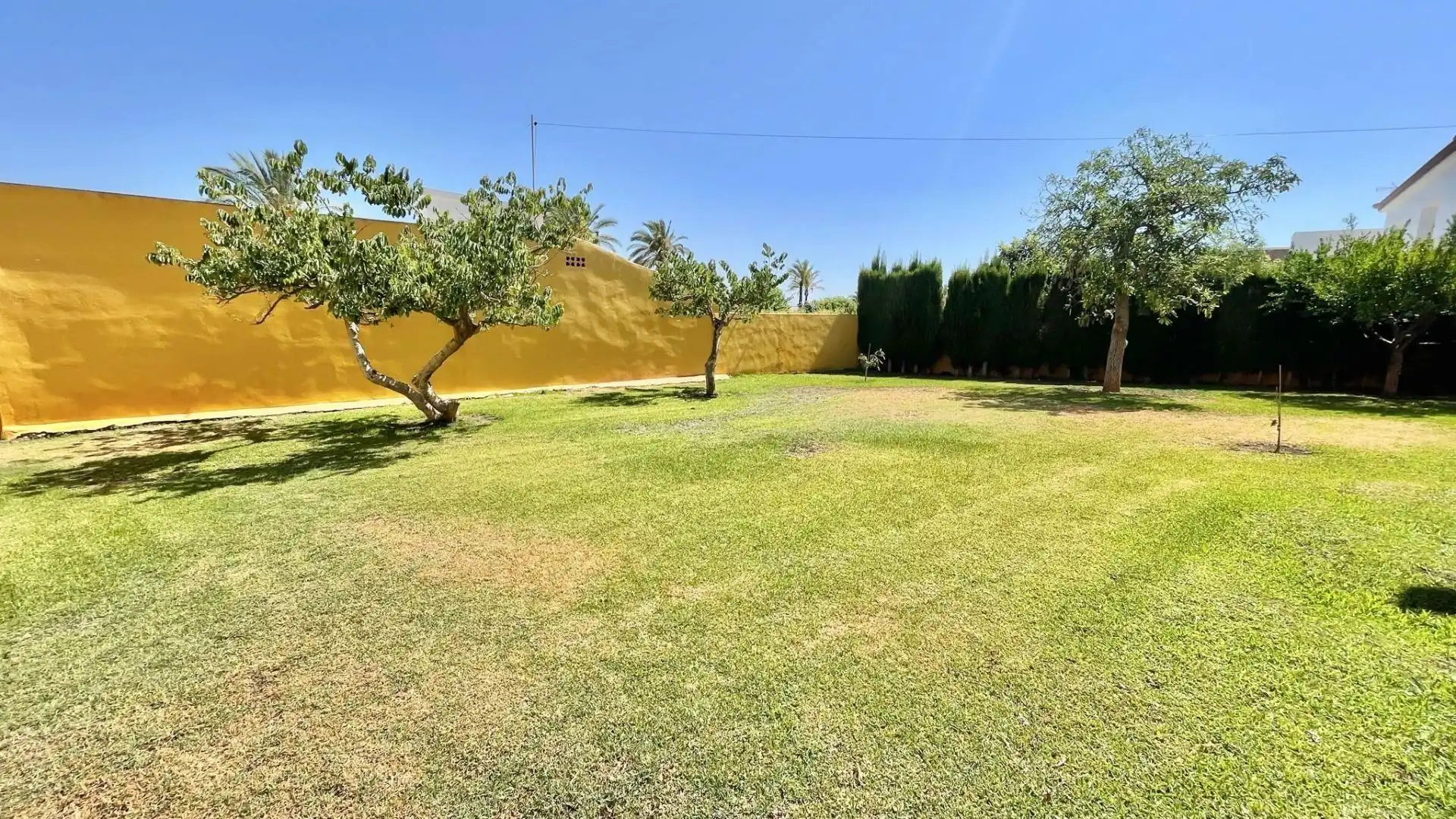 Jardí de Casa o xalet en venda en Alhaurín de la Torre amb Aire condicionat, Jardí privat i Terrassa