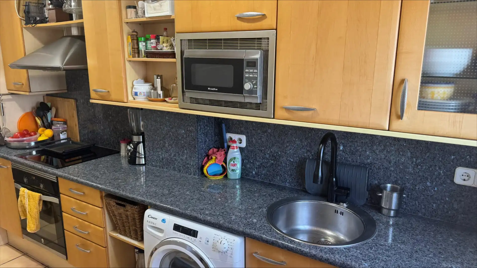Küche von Wohnung zum Verkauf in Cornellà de Llobregat mit Klimaanlage, Heizung und Parkett