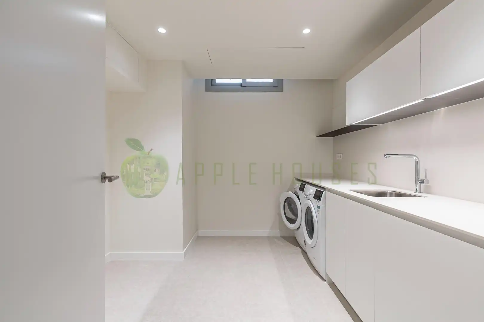 Casa amb piscina en venda a Carrer de Margarida Xirgu, imagen 60