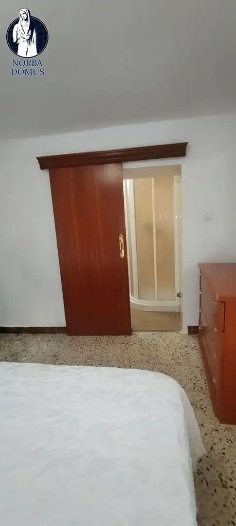 Bany de Casa o xalet en venda en Cáceres amb Aire condicionat, Traster i Moblat