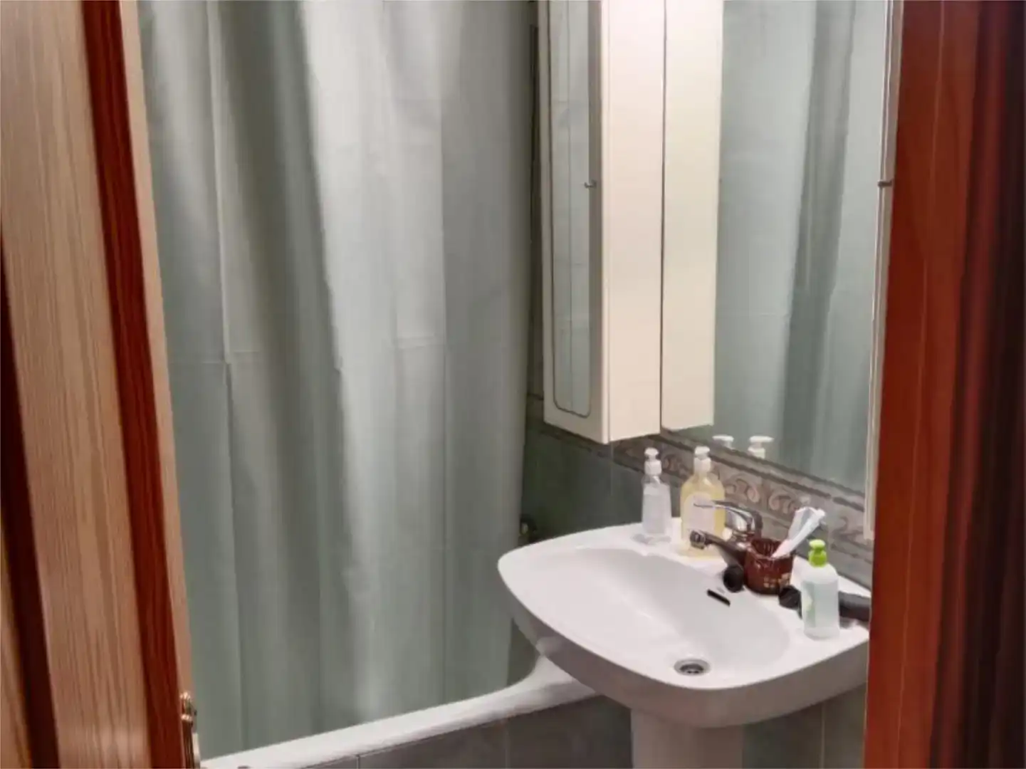 Bathroom of Flat for sale in  Teruel Capital  with Balcony