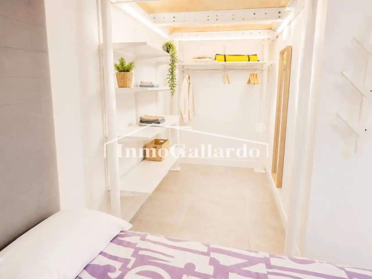 Bedroom of Flat for sale in Málaga  with Air Conditioner, Furnished and Alarm