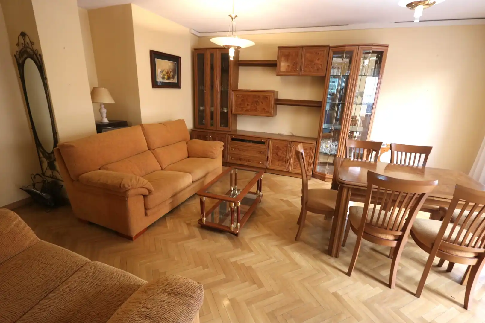Living room of Flat for sale in Madrid  with Air Conditioner, Heating and Parquet flooring