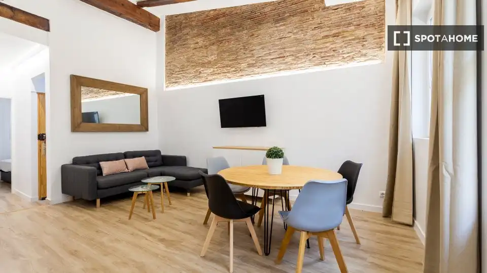 Piso con terraza en alquiler en Ciutat Vella