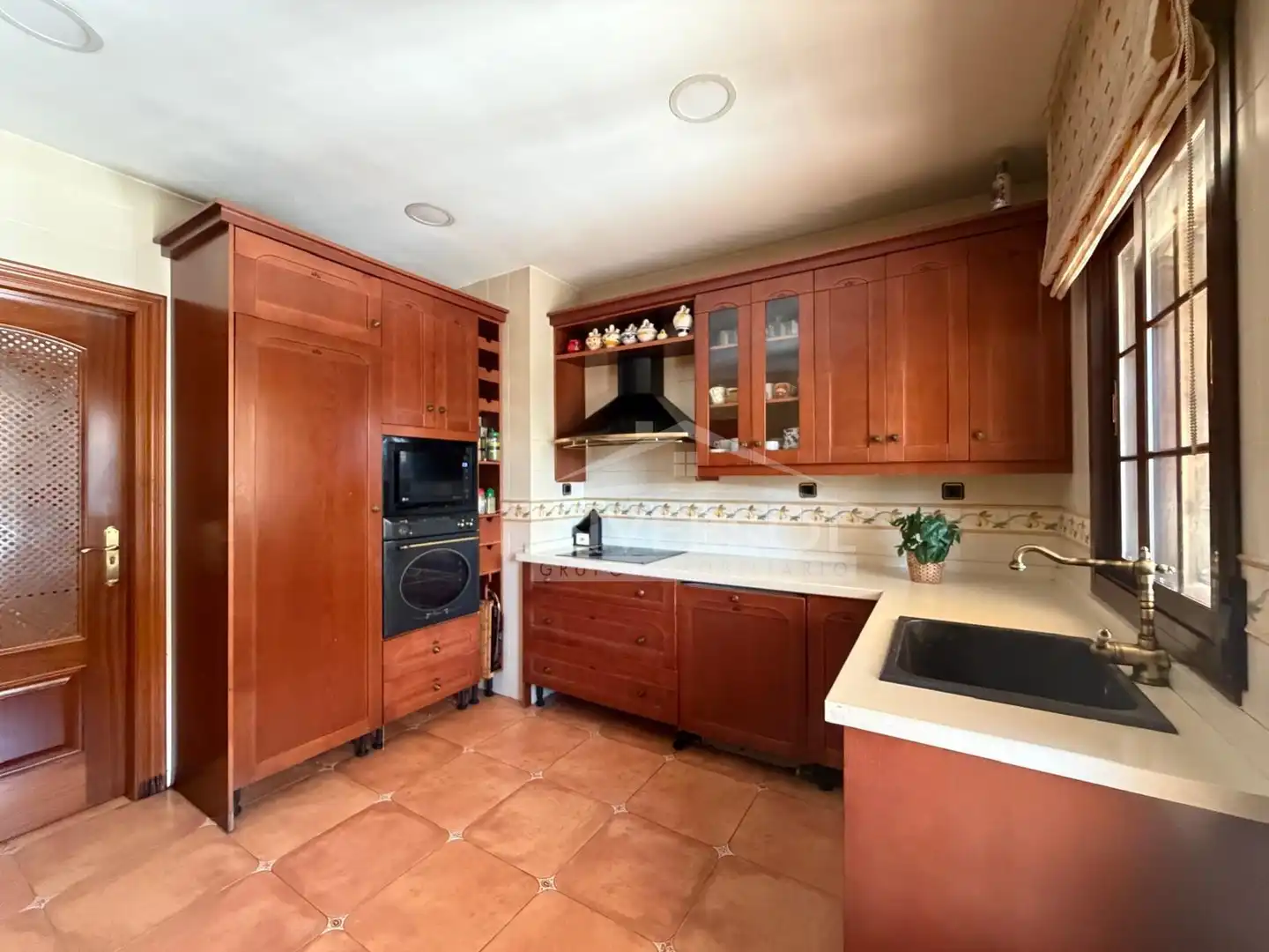 Cocina de Casa o chalet en venta en Maracena con Aire acondicionado, Calefacción y Jardín privado