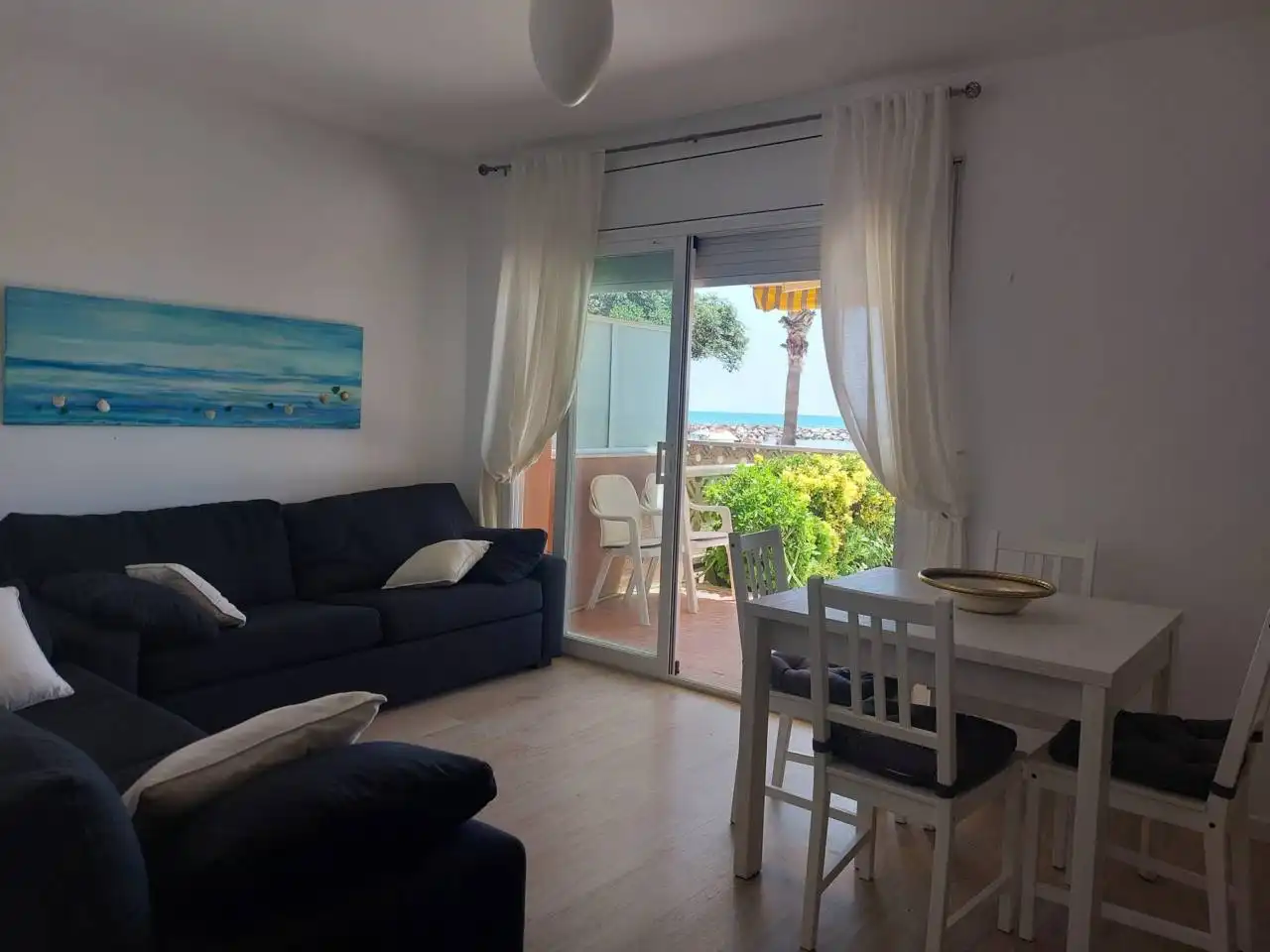 Living room of Flat for rent in Vilanova i la Geltrú  with Private garden, Terrace and Furnished
