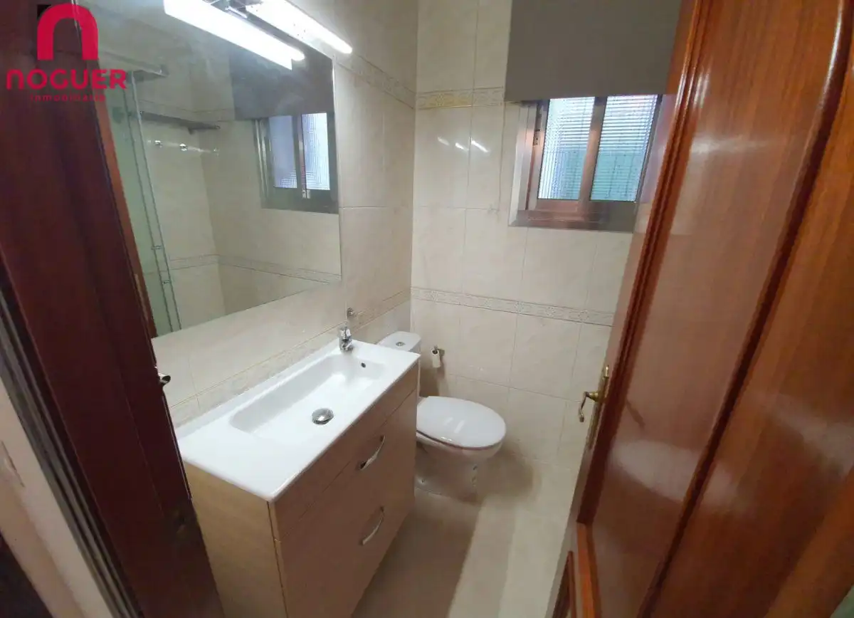 Bany de Pis en venda en Córdoba amb Terrassa i Moblat
