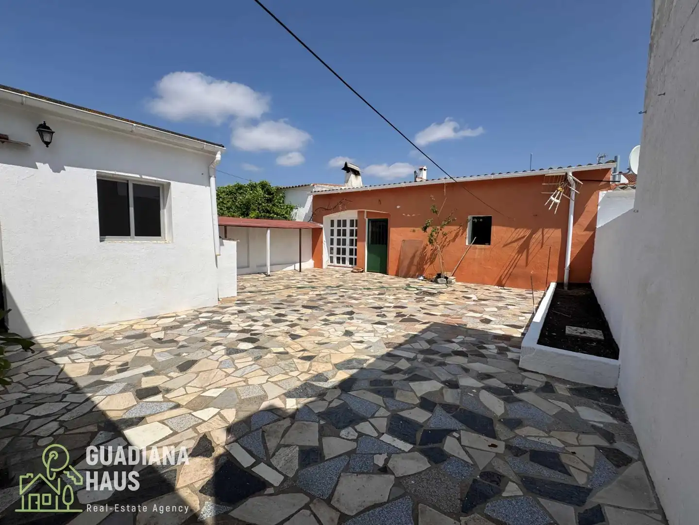 Vista exterior de Casa o xalet en venda en San Silvestre de Guzmán