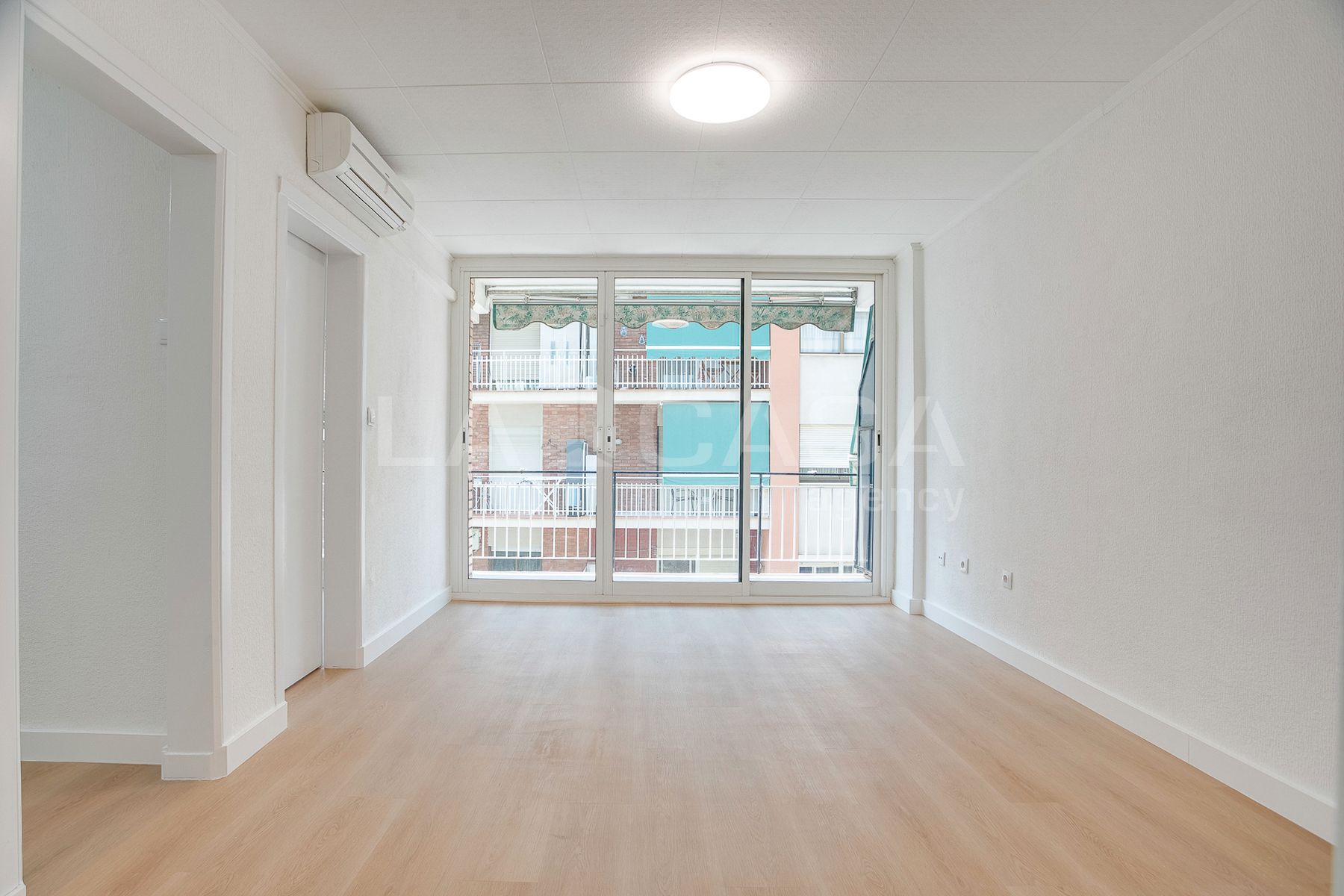 Flat for sale in  Barcelona Capital  with Balcony