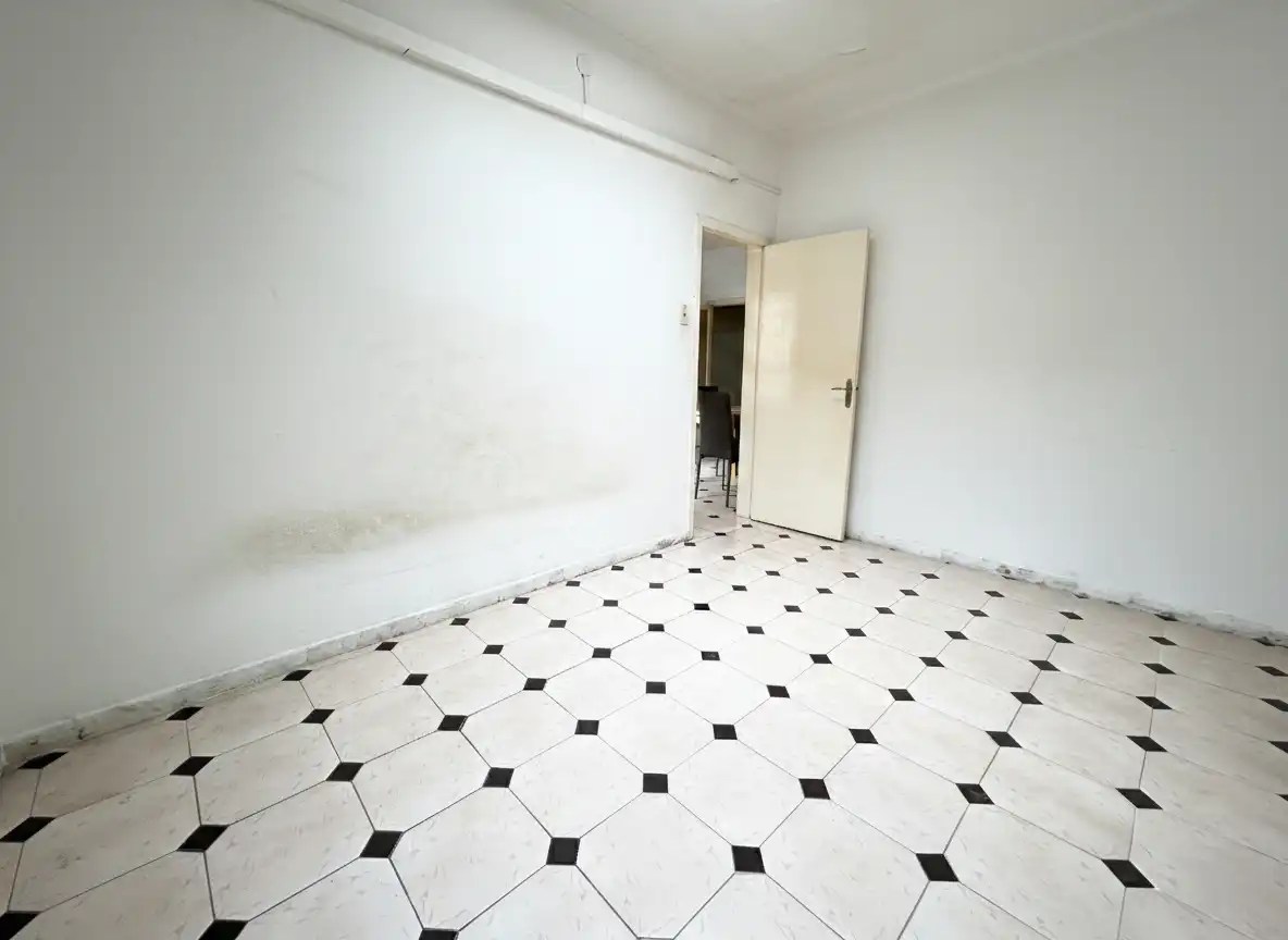 Piso en venta en L'Hospitalet de Llobregat con Aire acondicionado